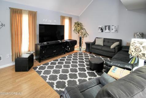 1661 New York Avenue Whiting NJ 08759