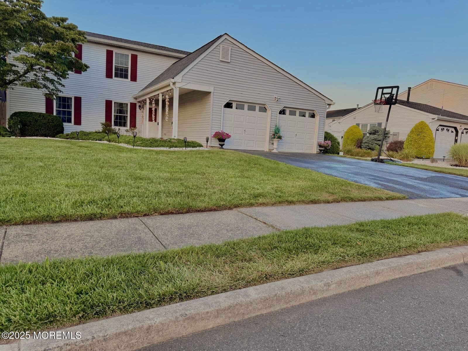 8 Hedgewood Road Howell NJ 07731