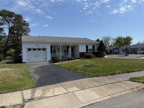 2 Brakenbury Drive Toms River NJ 08757
