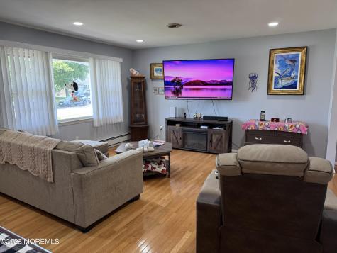 2 Brakenbury Drive Toms River NJ 08757