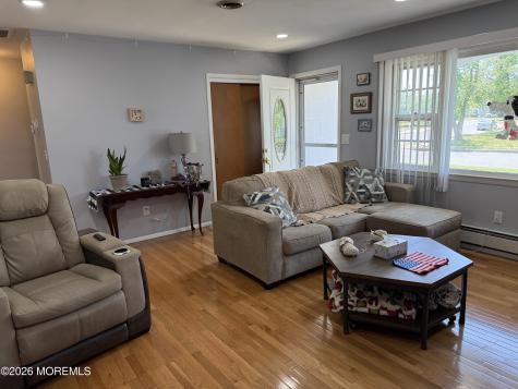 2 Brakenbury Drive Toms River NJ 08757