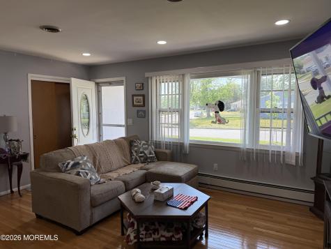 2 Brakenbury Drive Toms River NJ 08757