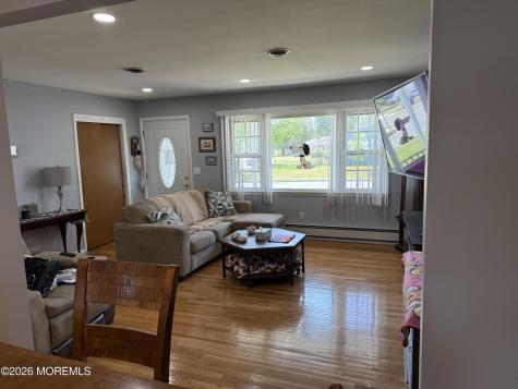 2 Brakenbury Drive Toms River NJ 08757