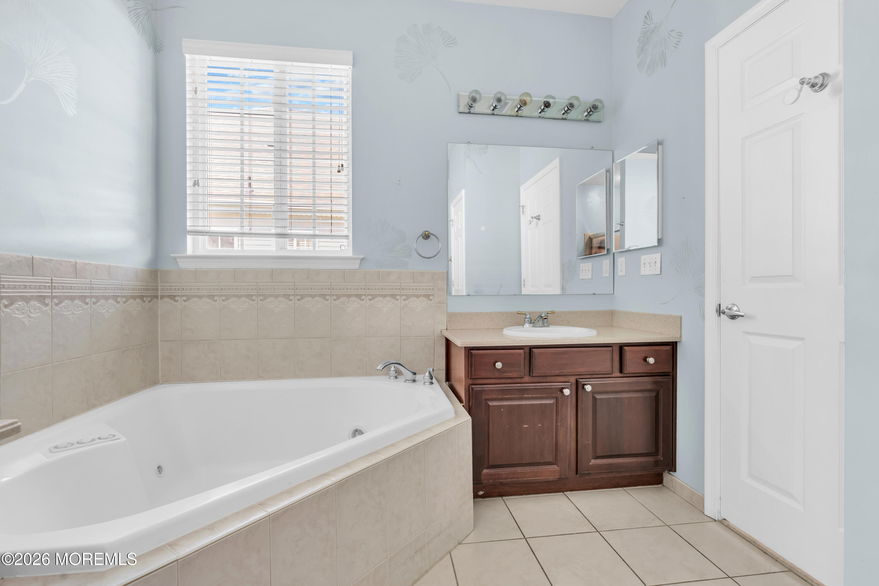 18 Hatteras Way Barnegat NJ 08005