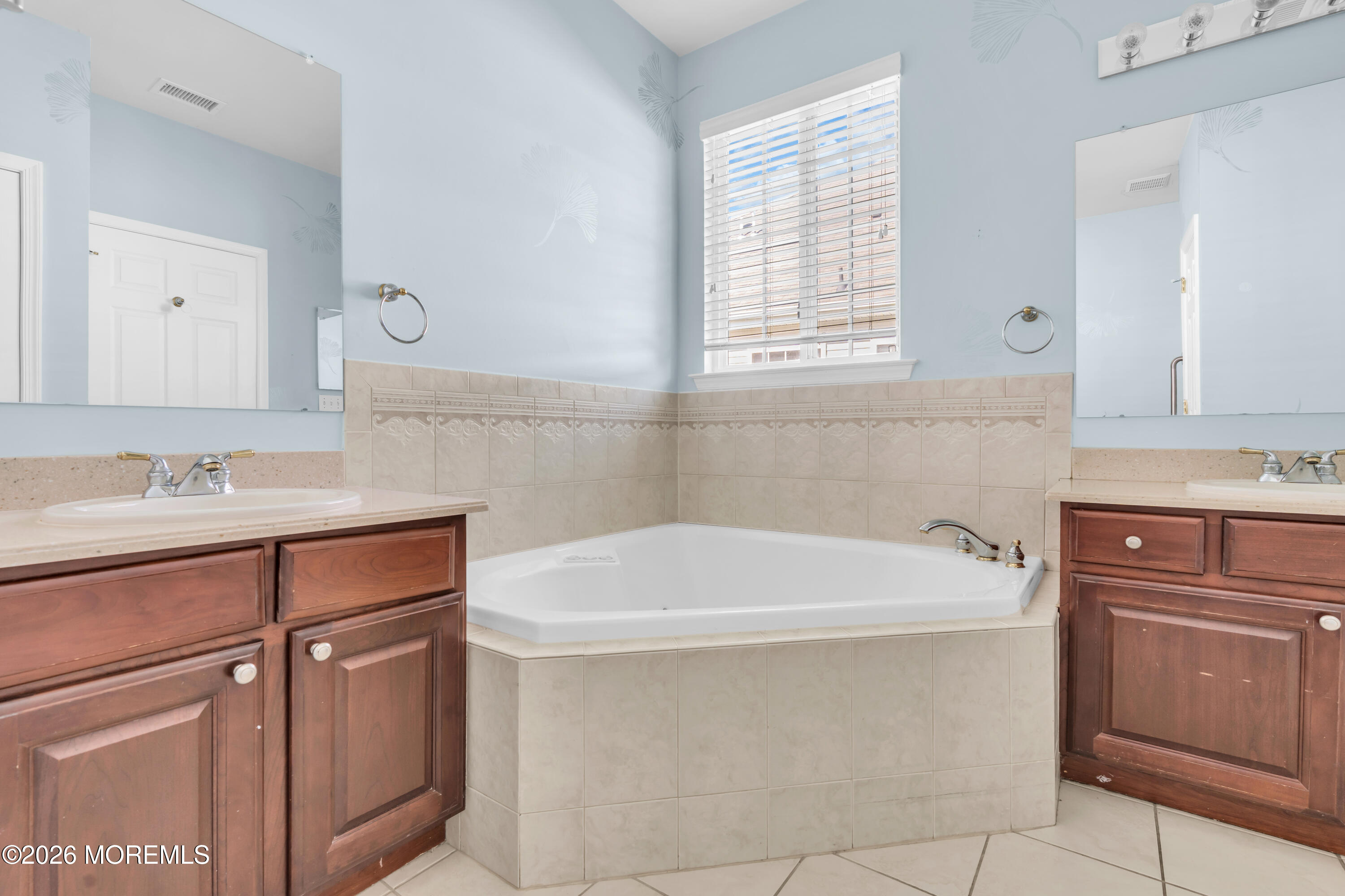 18 Hatteras Way Barnegat NJ 08005