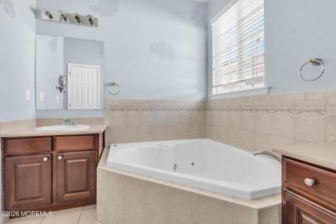 18 Hatteras Way Barnegat NJ 08005