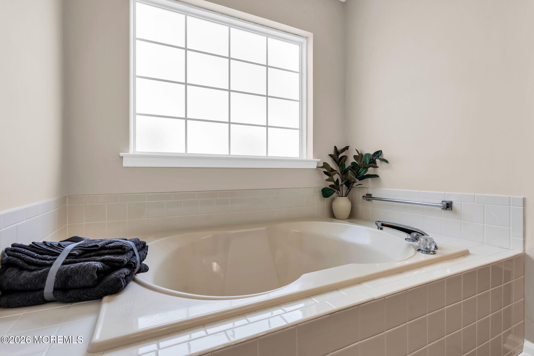 8 Grosunor Court Jackson NJ 08527