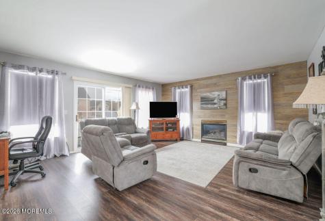 337 Leeward Road Manahawkin NJ 08050