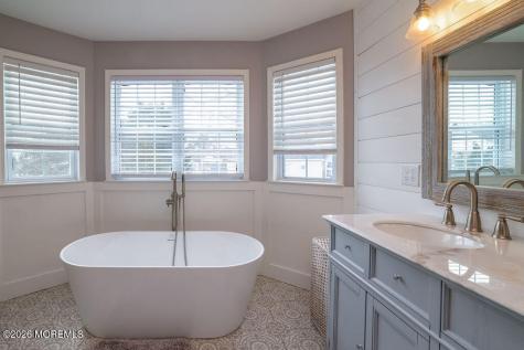 337 Leeward Road Manahawkin NJ 08050