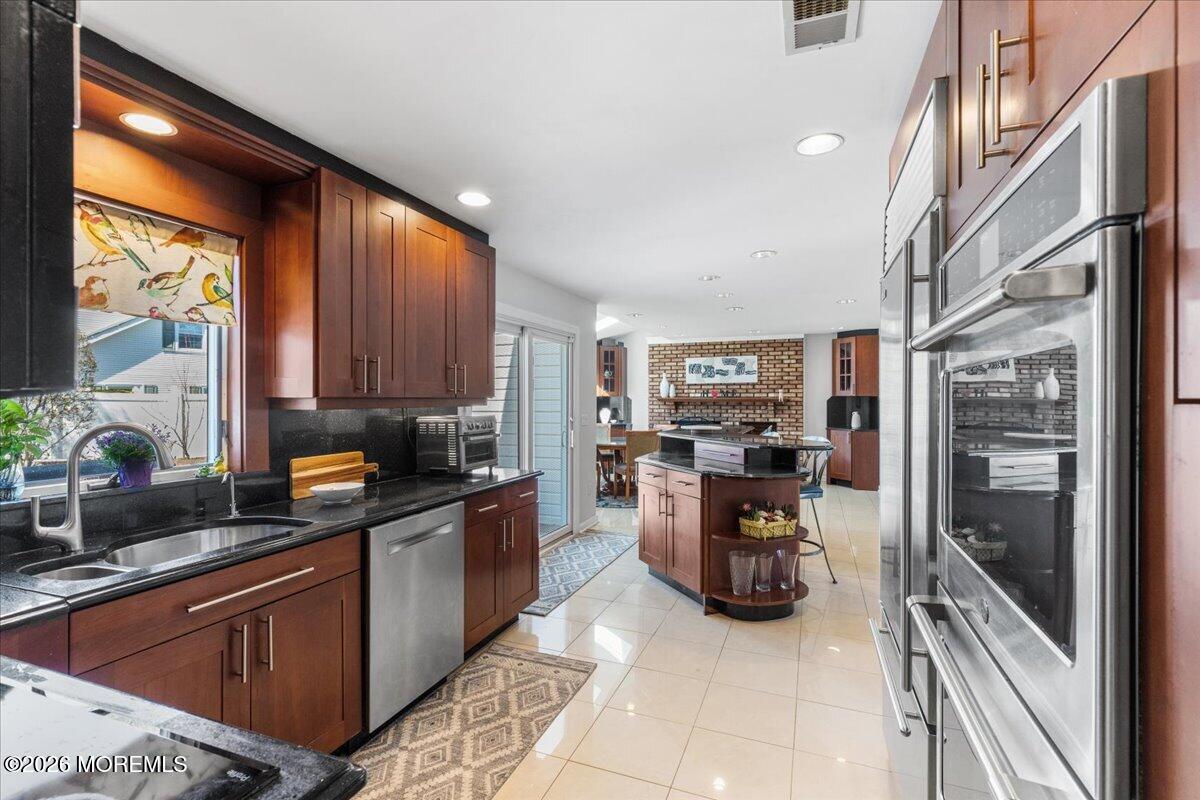 2 Dickson Road Marlboro NJ 07746