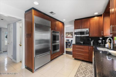 2 Dickson Road Marlboro NJ 07746