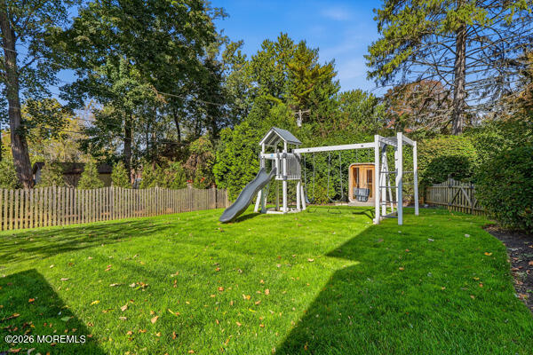 9 Buttonwood Drive Shrewsbury Boro NJ 07702