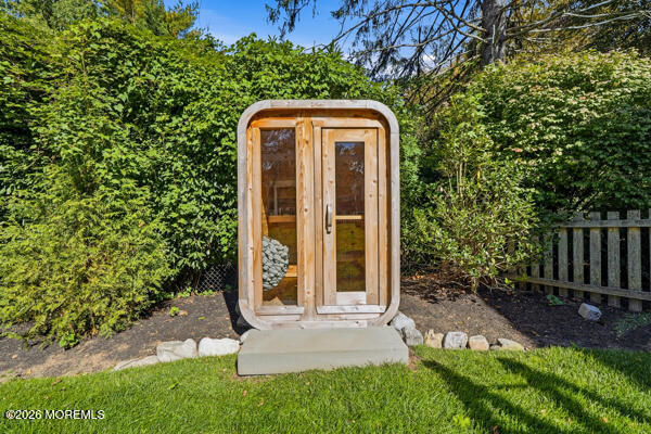 9 Buttonwood Drive Shrewsbury Boro NJ 07702