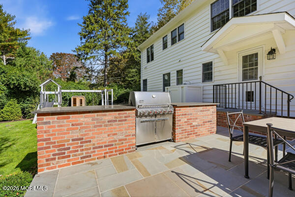 9 Buttonwood Drive Shrewsbury Boro NJ 07702