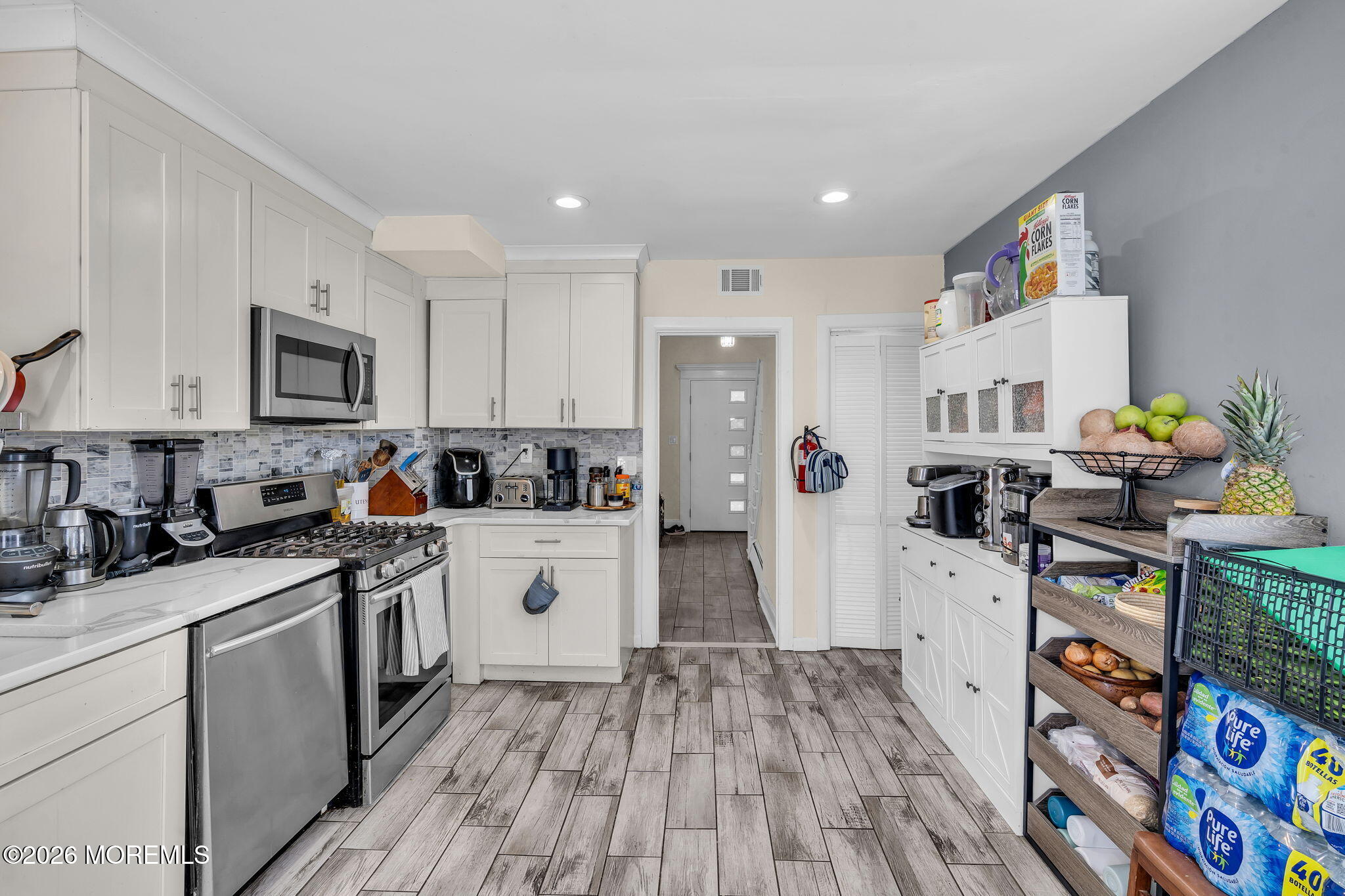 27 Oakwood Place Keansburg NJ 07734