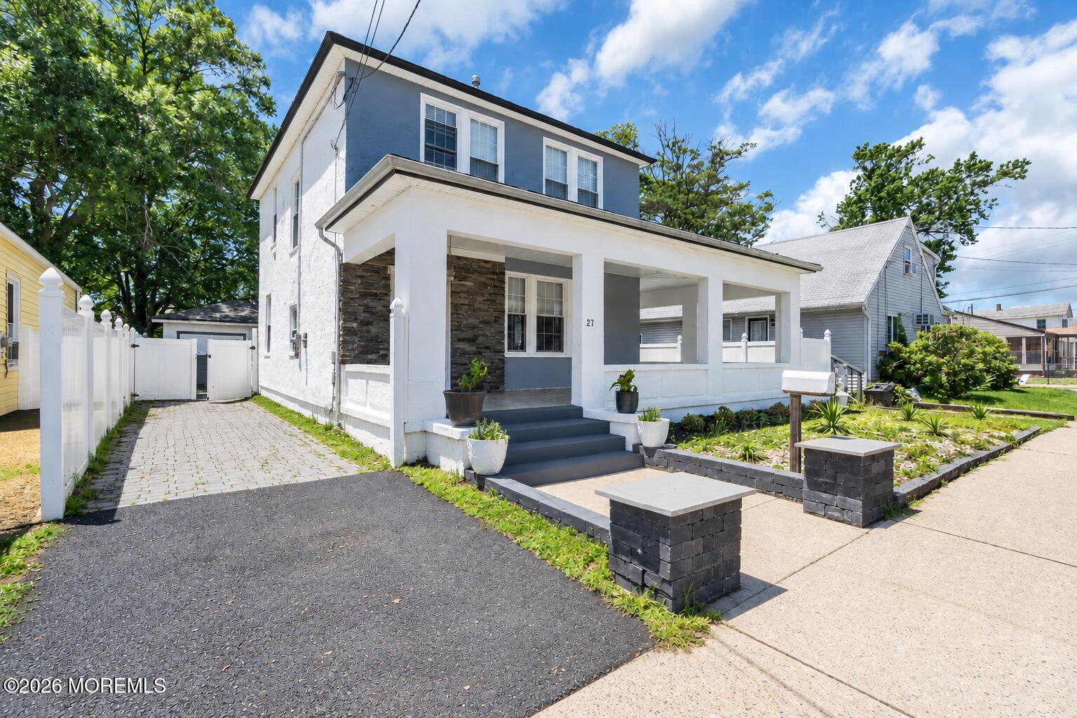 27 Oakwood Place Keansburg NJ 07734