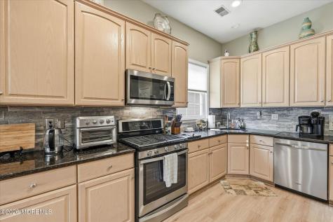 5 Summerfield Drive Lakewood NJ 08701