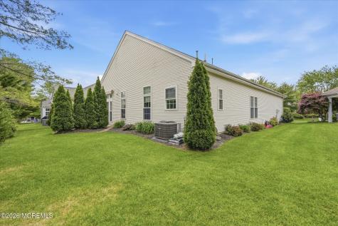 5 Summerfield Drive Lakewood NJ 08701