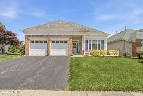 5 Summerfield Drive Lakewood NJ 08701