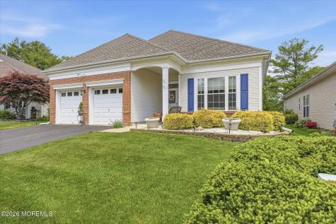 5 Summerfield Drive Lakewood NJ 08701