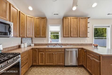 37 Spruce Circle S Barnegat NJ 08005