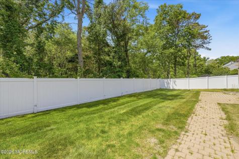 37 Spruce Circle S Barnegat NJ 08005