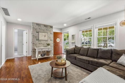 37 Spruce Circle S Barnegat NJ 08005