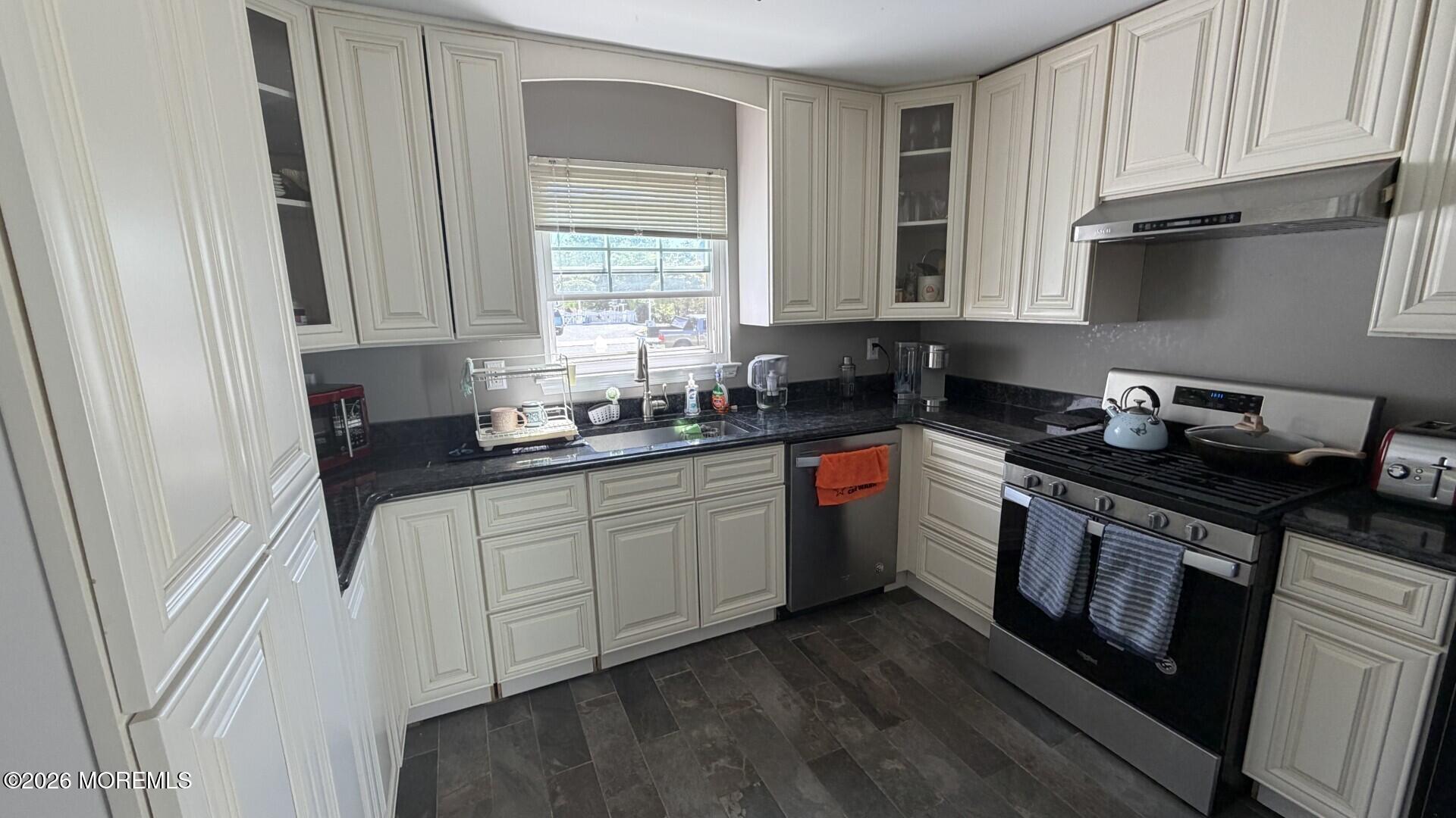 8 Bonnie Drive Middletown NJ 07748