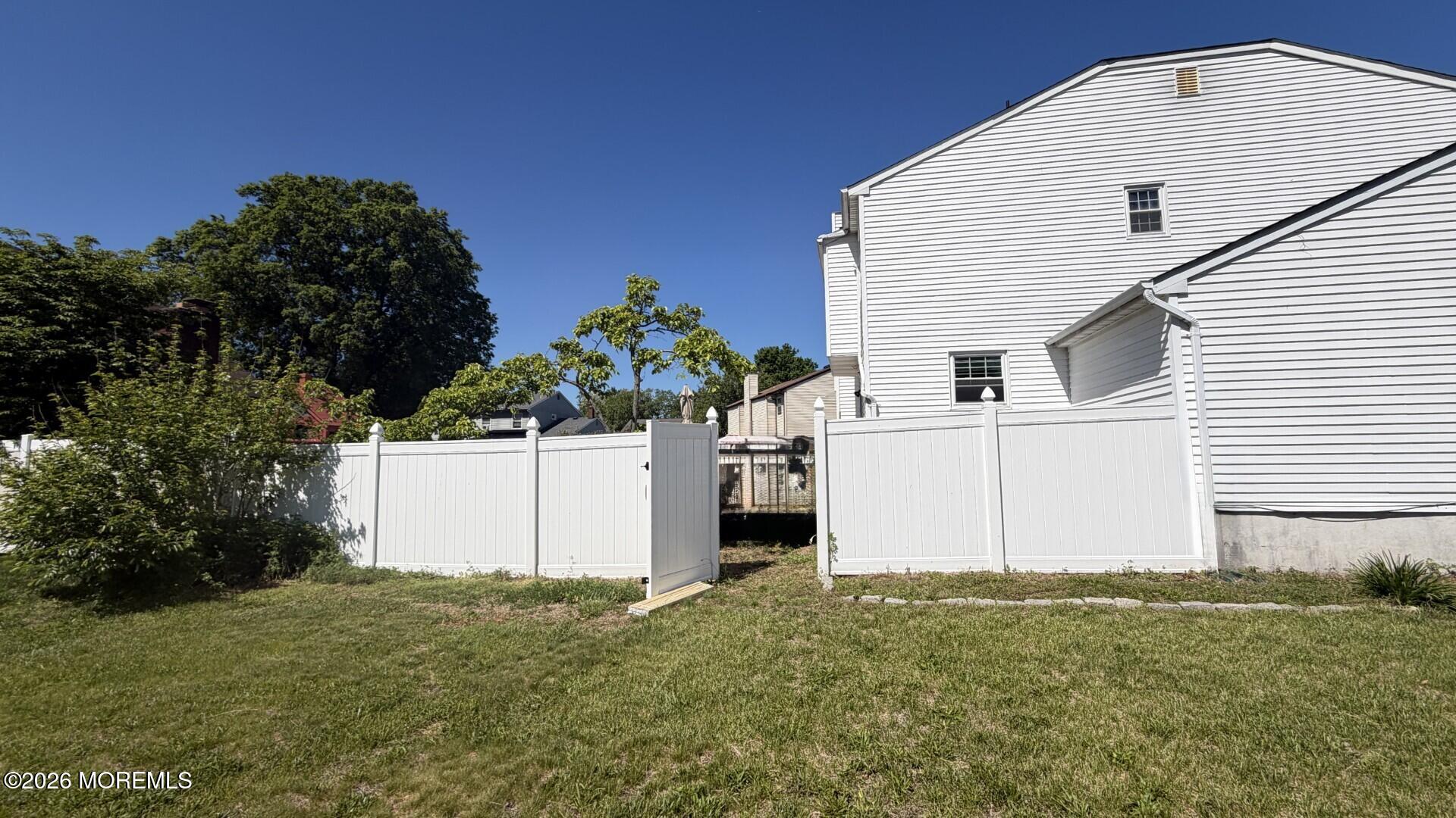 8 Bonnie Drive Middletown NJ 07748