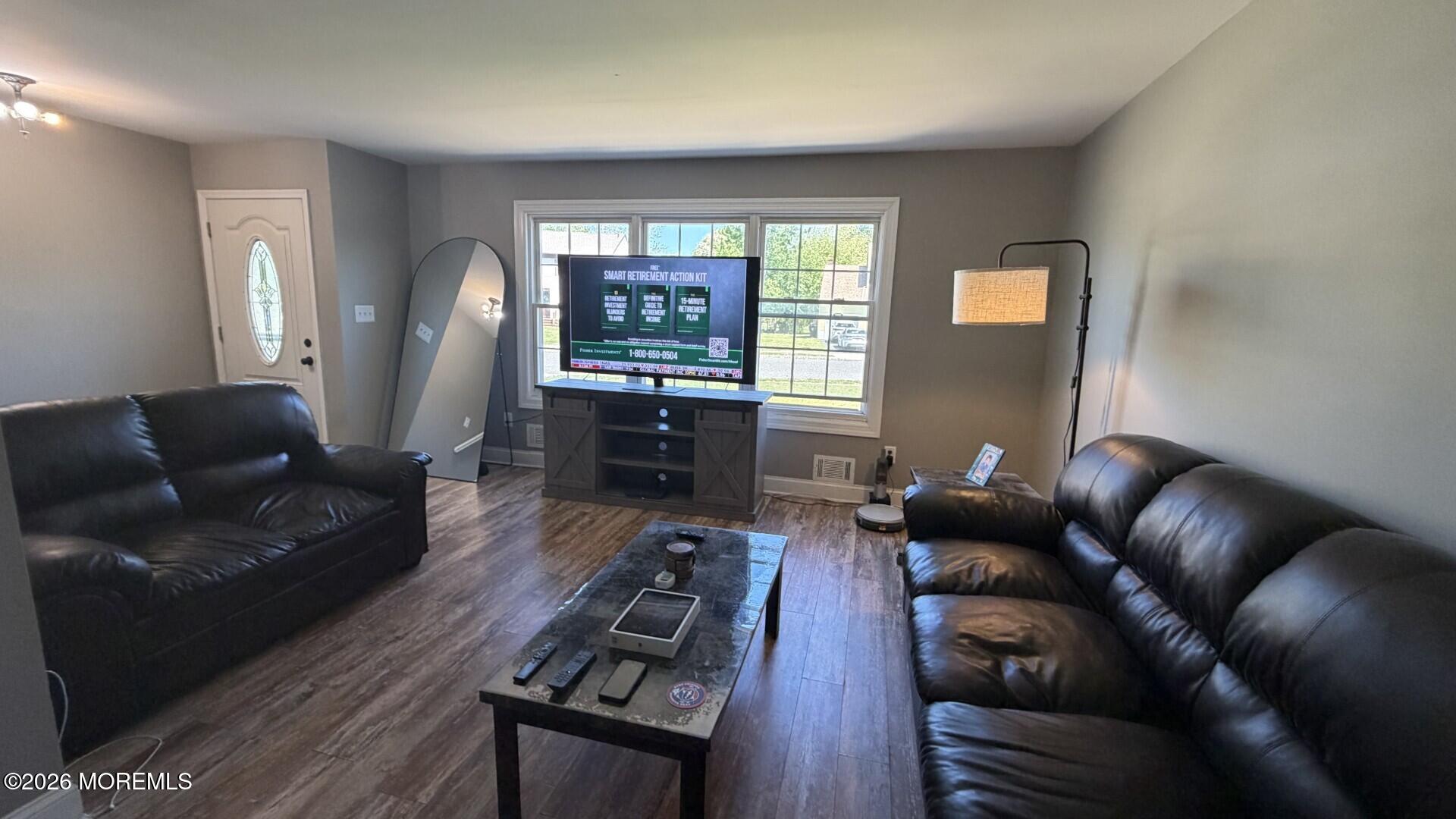 8 Bonnie Drive Middletown NJ 07748