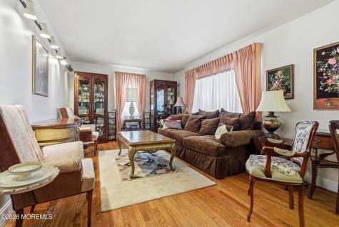 274 Michael Avenue Oakhurst NJ 07755