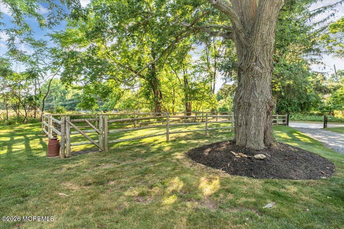 102 Middletown Road Holmdel NJ 07733