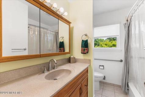 28 Bunker Hill Drive Manalapan NJ 07726