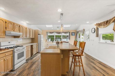 28 Bunker Hill Drive Manalapan NJ 07726