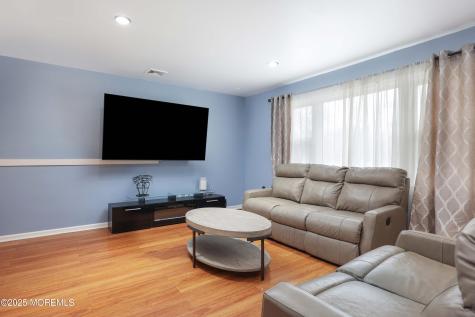 1904 Waverly Street Oakhurst NJ 07755