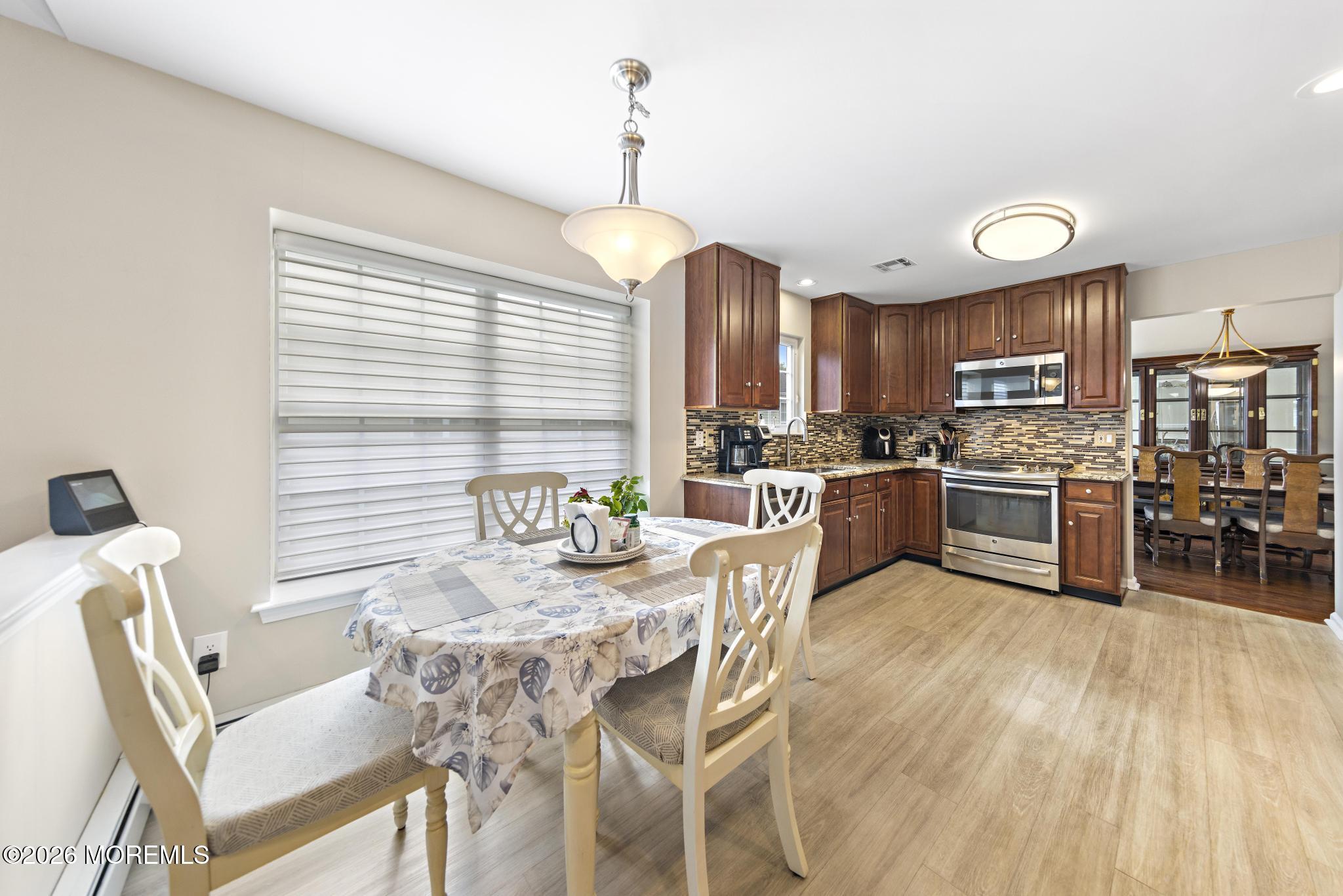 21 Schoolhouse Lane Lakewood NJ 08701
