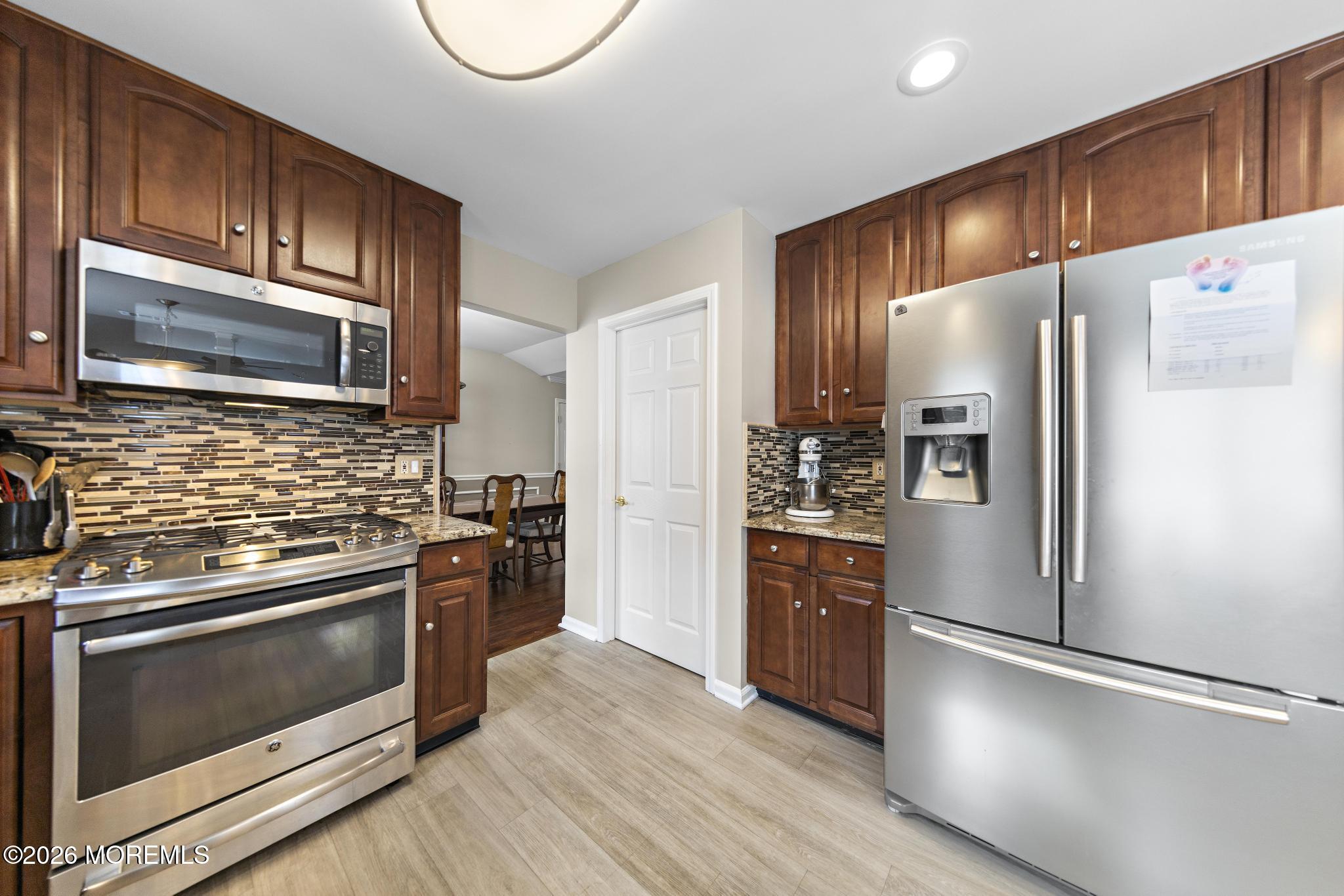 21 Schoolhouse Lane Lakewood NJ 08701