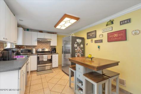 228 Red Hill Road Middletown NJ 07748