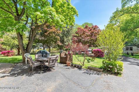 228 Red Hill Road Middletown NJ 07748
