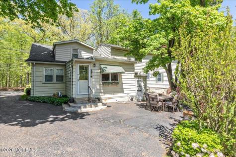 228 Red Hill Road Middletown NJ 07748