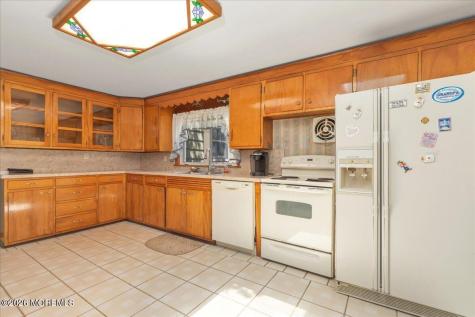 228 Red Hill Road Middletown NJ 07748