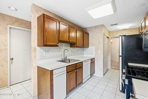 237 Ravenswood Road Englishtown NJ 07726