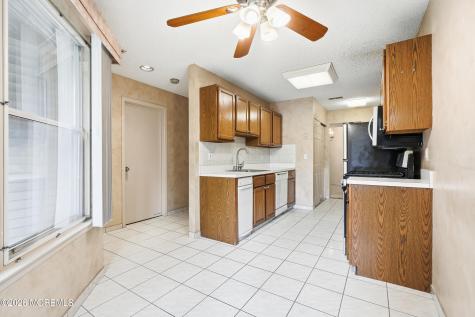 237 Ravenswood Road Englishtown NJ 07726