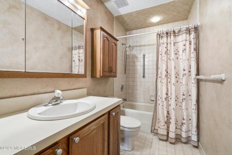 237 Ravenswood Road Englishtown NJ 07726