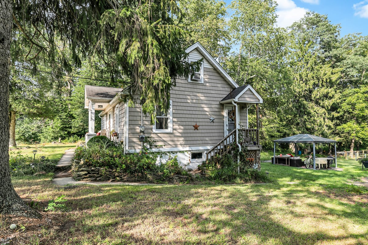 193 Colts Neck Road Farmingdale NJ 07727
