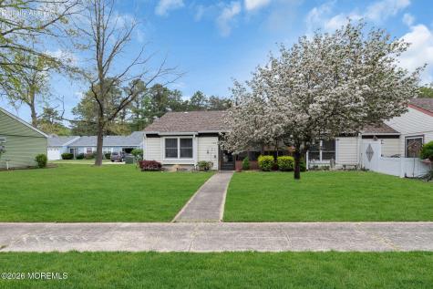 684A Friar Court Manchester NJ 08759