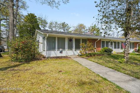167A Huntington Drive Lakewood NJ 08701