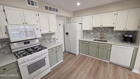 99 Oak Lane Eatontown NJ 07724