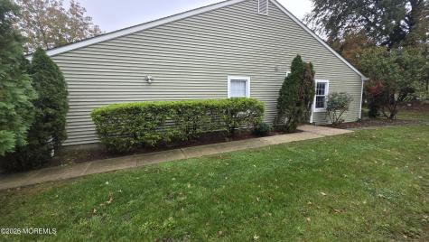 99 Oak Lane Eatontown NJ 07724