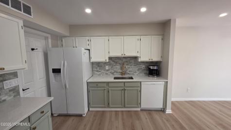 99 Oak Lane Eatontown NJ 07724